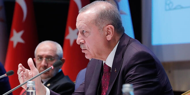 AK Parti MKYK'da 'okullar açılsın' önerisi