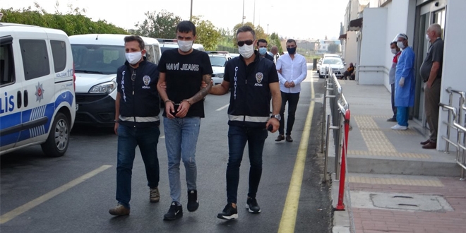 Adana'da adres sormak istedikleri vatanda vurdular