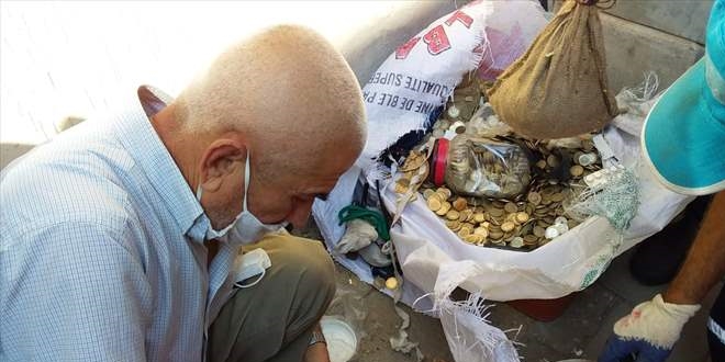2 kamyon çöpün çıktığı evde 169 bin lira bulundu