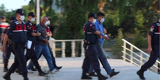 Emekli öğretmen cinayetinde 2 kişi tutuklandı