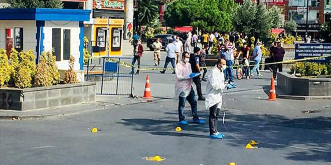 Esenyurt'ta taksi duranda silahl sopal kavgada l says 3 oldu