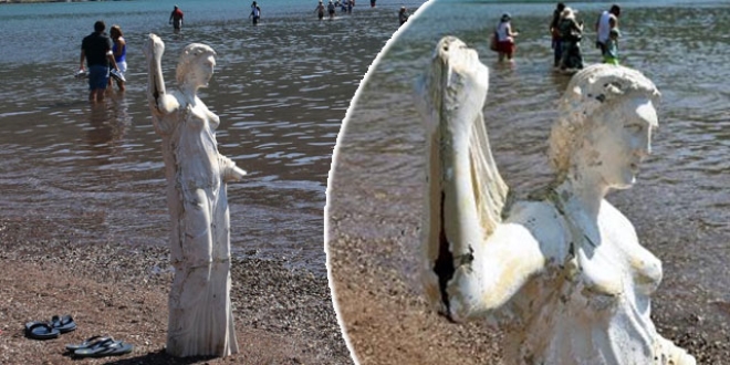 Kızkumu'nun 'Prenses' heykeli 'küllük' olarak kullanılıyor