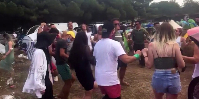 Kamp yapan genlerin festivali pes dedirtti