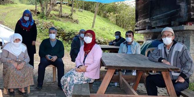 Koronadan iki ferdini kaybeden aileden 'maske, mesafe, hijyen' çağrısı