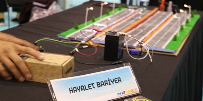 Öğrenciler geliştirdi... Trafik yoğunluğu 'hayalet bariyer'le azaltılacak