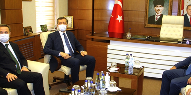 Milli Eğitim Bakanı Ziya Selçuk, Giresun'da öğretmenlerle buluştu