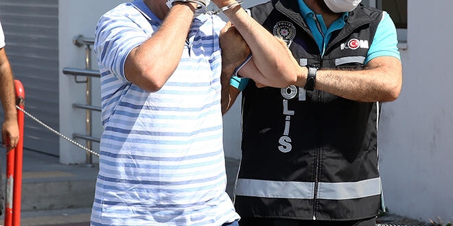 FETÖ hükümlüsü eski asker ile öğretmen yakalandı