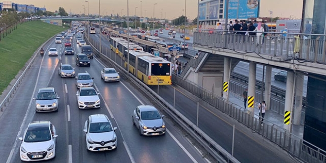 Kademeli mesaiye rağmen trafik yoğunluğu değişmedi