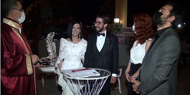 Nikah memurunun yemek, alışveriş esprisi herkesi güldürdü