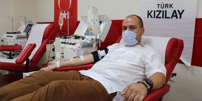 Plazma arayanlardan etkilenen doktor bağışçı oldu