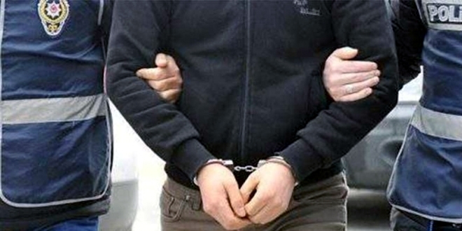 Polise çarpıp kaçmaya çalışan şehir magandaları yakalandı