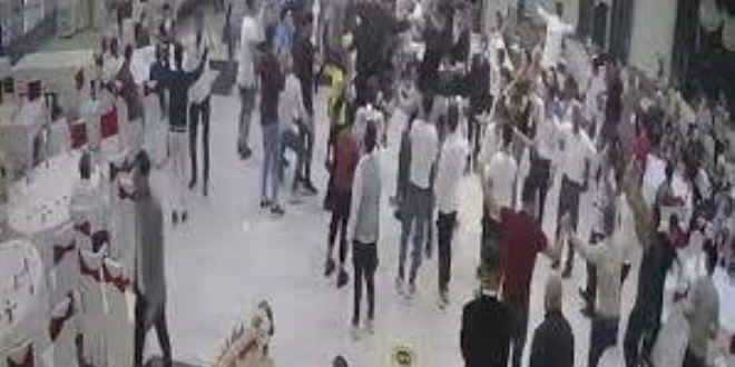 Düğün salonundaki kına eğlencesine baskın