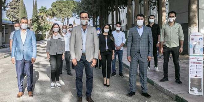 Öğretmenlerden öğrencileri için 'Sizsiz Sınıflarımız Sessiz, Biz Eksiğiz' videosu