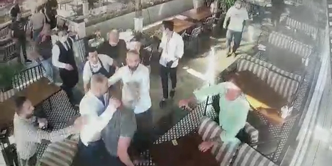 İş adamları restoranı birbirine kattı