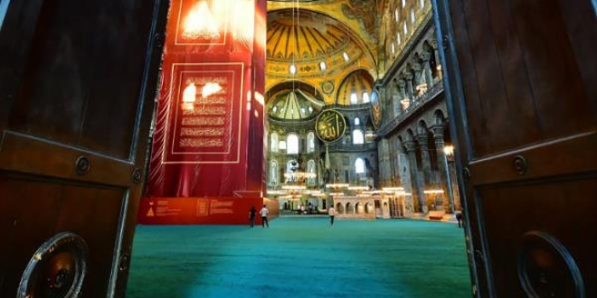 'Ayasofya-i Kebir Cami-i Şerifi Sempozyumu' başladı