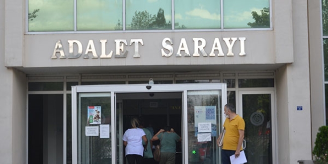 Babasını dolandırdılar, oğlu yakalattı