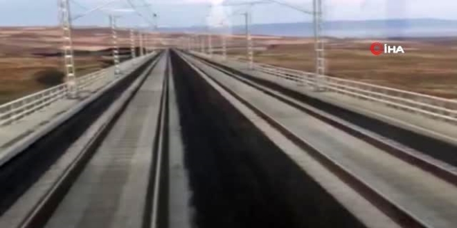 Yüksek Hızlı Tren hattında ray oturtmak için deneme sürüşü yapıldı