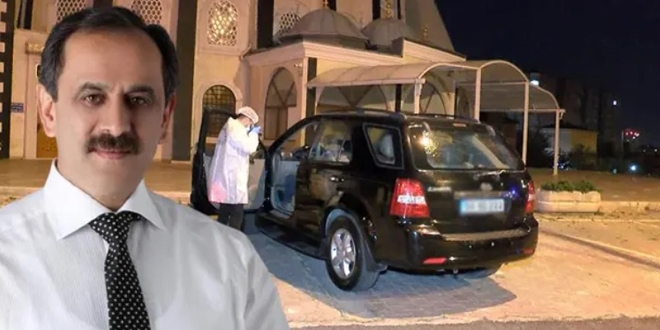 Eski Belediye Başkanı aracında ölü bulundu