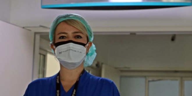 Hastaları için mesaiye elinde bavulla yolcu gibi gidiyor
