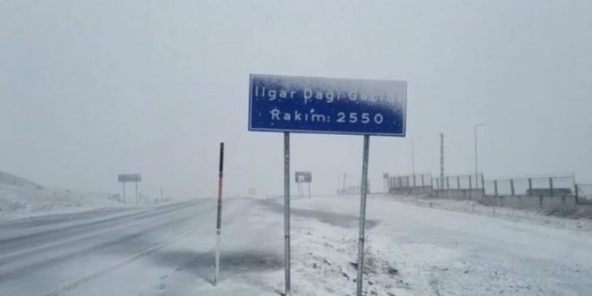 Ardahan'a mevsimin ilk kar yad!