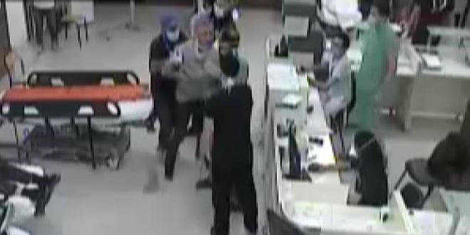 Doktor ve hastane polisini darp eden şüpheliler serbest