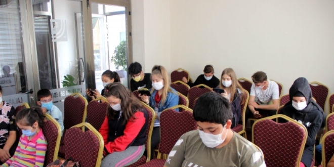 Edirne'de nikah salonu öğrencilerin EBA noktası oldu