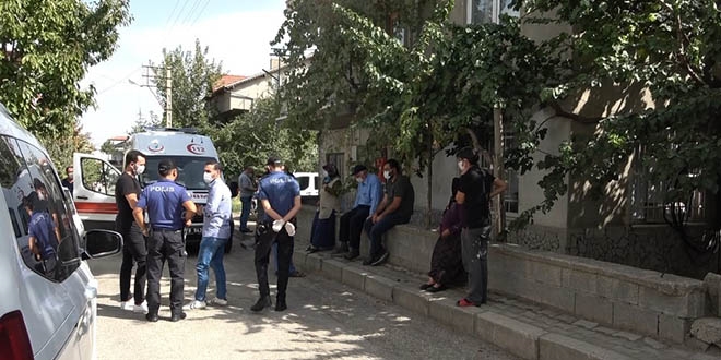Uzaktan eğitime katılmayan öğretmen evinde ölü bulundu