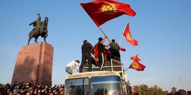 Kırgızistan'da başbakan ve hükümet üyeleri görevden alındı