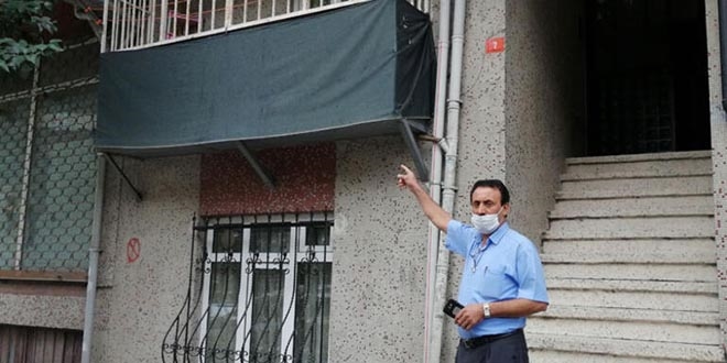 Balkonda çamaşır asarken kafasından vuruldu