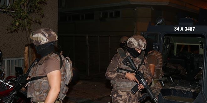 stanbul'da PKK'ya e zamanl operasyon