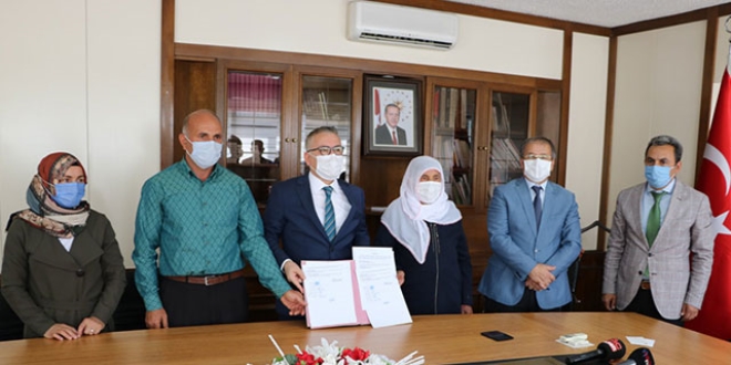 Eşinin vasiyeti üzerine 2 dönüm araziyi devlete bağışladı