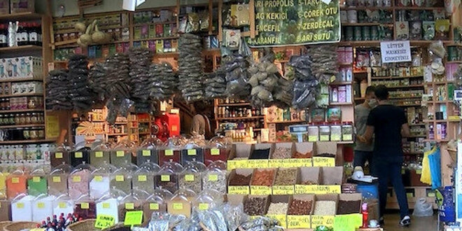 Etil alkol satan bazı aktarlar 6-7 ayda villa sahibi oluyor