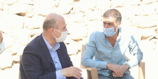 Soylu, darbedilen mevsimlik tarım işçilerini ziyaret etti
