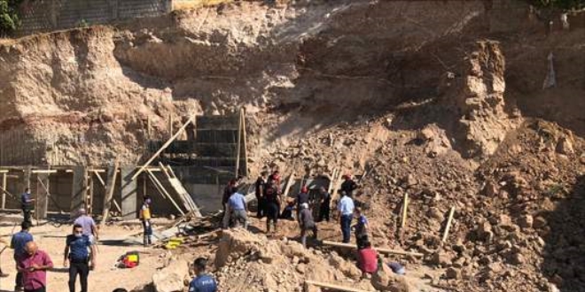 Kahramanmaraş'ta inşaat alanında toprak kayması sonucu 2 işçi öldü