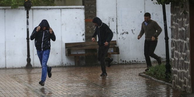 İstanbul ve çevre illere fırtına uyarısı
