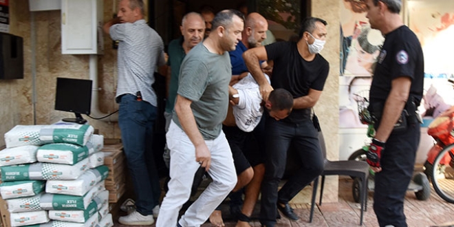 Emniyetten eli kelepeli kat, arkadann evinde yakaland