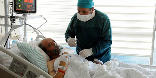 Koronavirüs ile mücadele eden doktorun en zor görevi