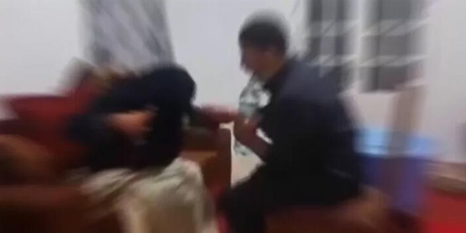 Kocasını terk etti, cinci hocaya gitti