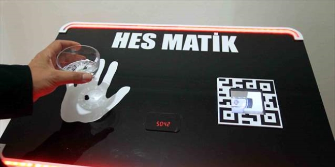 'HES Matik' cep telefonundan HES kodunu okuyup temassız ateş ölçüyor