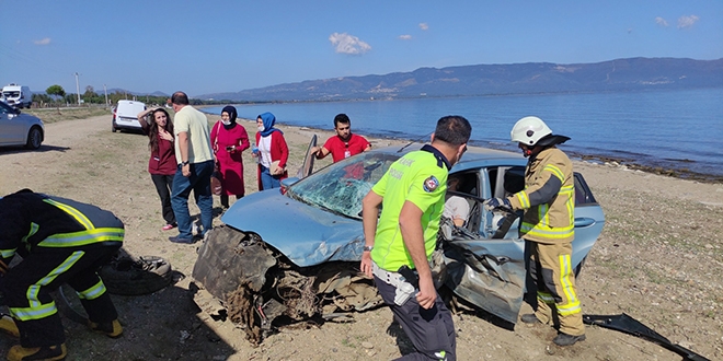Evde sağlık hizmeti aracı ile otomobil çarpıştı: 1 ölü, 3 yaralı