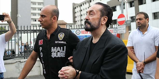 Adnan Oktar organize su rgt davasnda tutuklulua devam