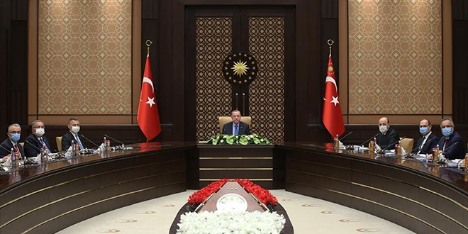 Yüz yüze eğitim açıklaması sonrasında, YÖK heyetini kabul etti