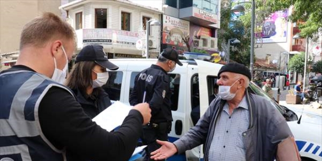 Maskeyi düzgün takmasını isteyen polise 'Vebalı değilim' yanıtı
