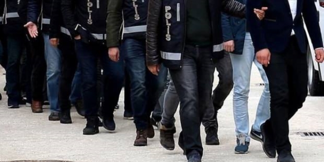İzmir merkezli FETÖ operasyonu: 46 tutuklama