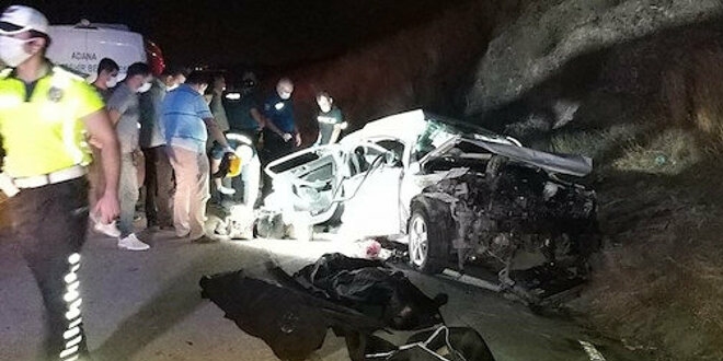 Adana'da katliam gibi kaza: 4 ölü, 4 yaralı