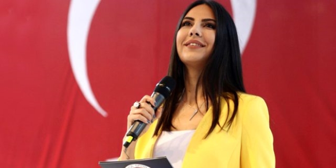 Kanser tedavisi gören sunucu yoğun bakıma alındı