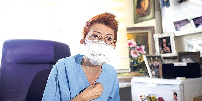 Korona olan sağlık çalışanlarının yarısı hastaneye yattı