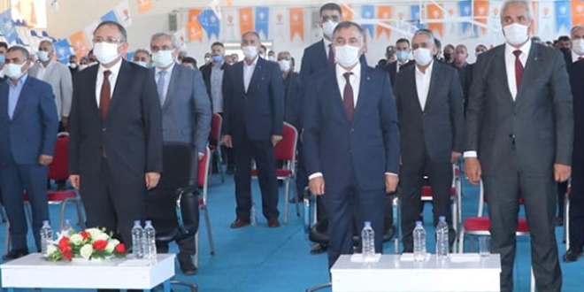Ağrı'da 36 belediye meclis üyesi AK Parti'ye geçti