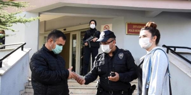 Bir çocuğun yurt parası gidiyordu! 10 bin lirayı teslim etti