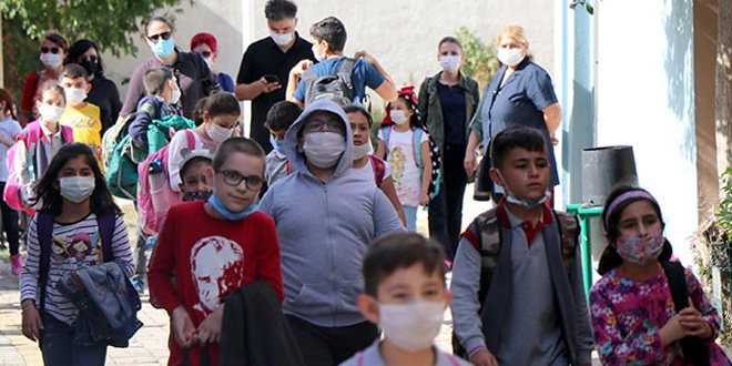 Velilere uyarı: O maskeler çocuklar için tehlikeli